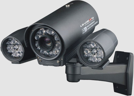 CCTV Camera Systems to protect your home or business. Security Masters supply and fit CCTV systems including CCTV cameras, CCTV Monitors and CCTV Digital Video Recorders HD CCTV
